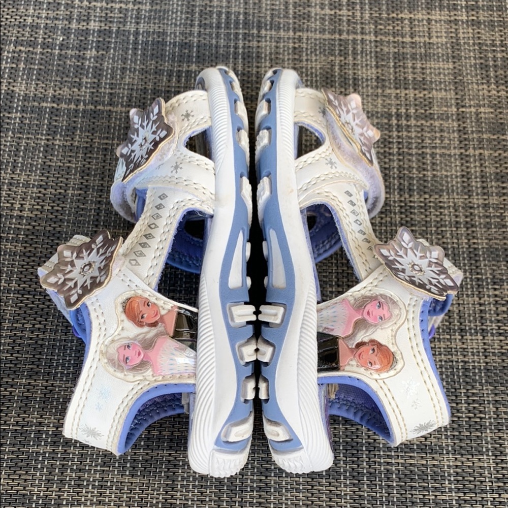 Disney Frozen 'Elsa and Anna Graphic' Double Strap Sandals Toddler size 6 - Picture 11 of 12